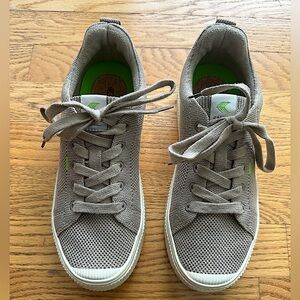 Cariuma IBI Sneakers